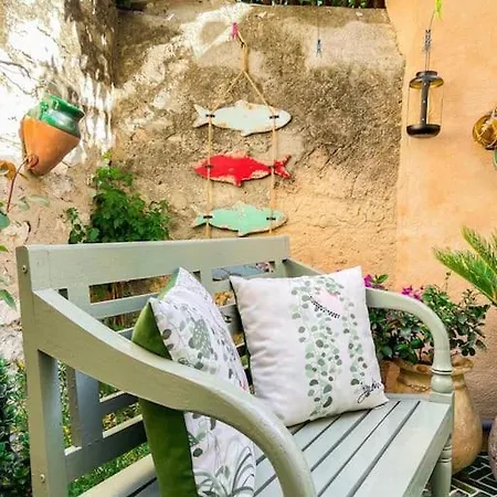 Petit Patio - 2 - Centre - Climatisation * Cassis